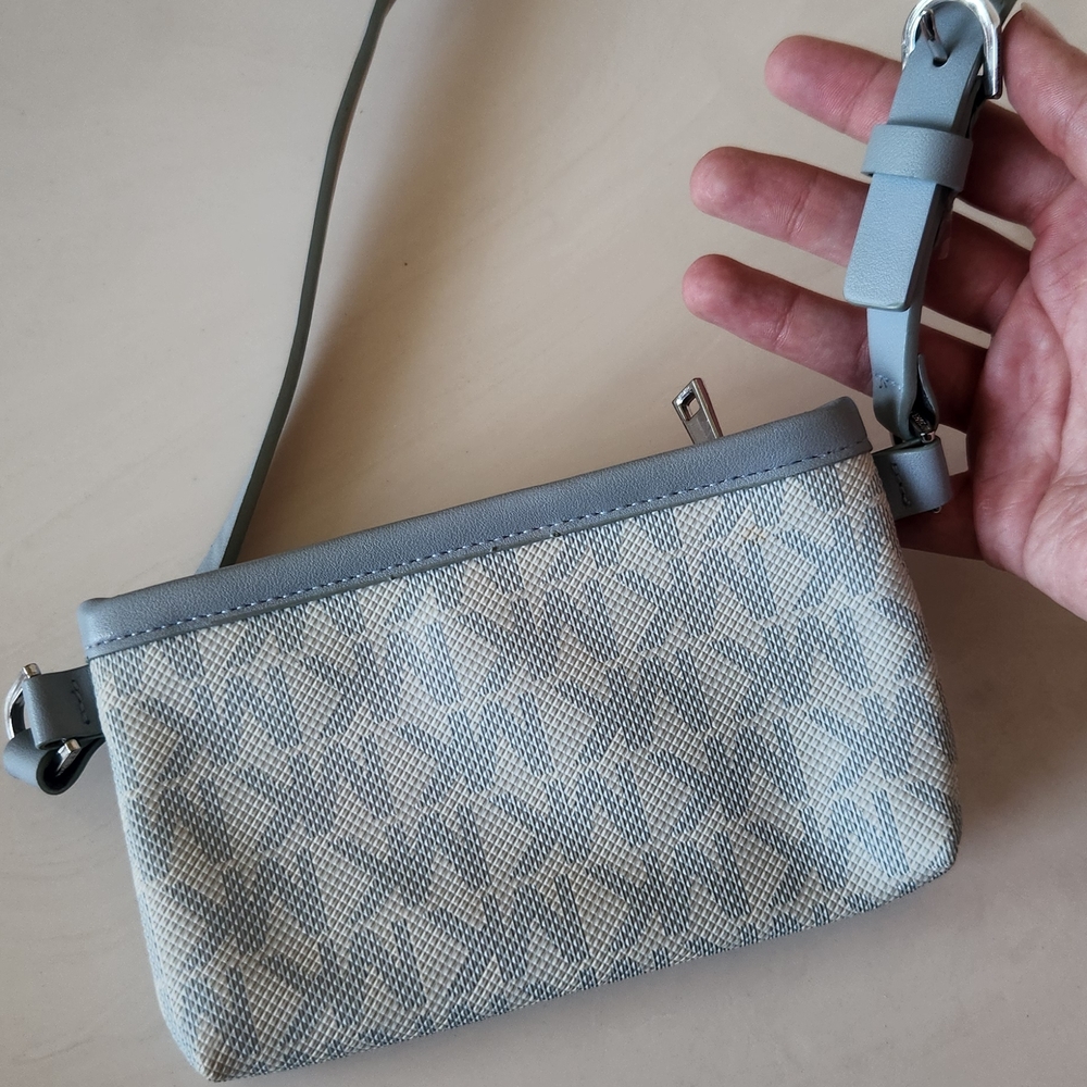 Michael Kors Blue and Tan Crossbody Bag - Picture 4 of 6